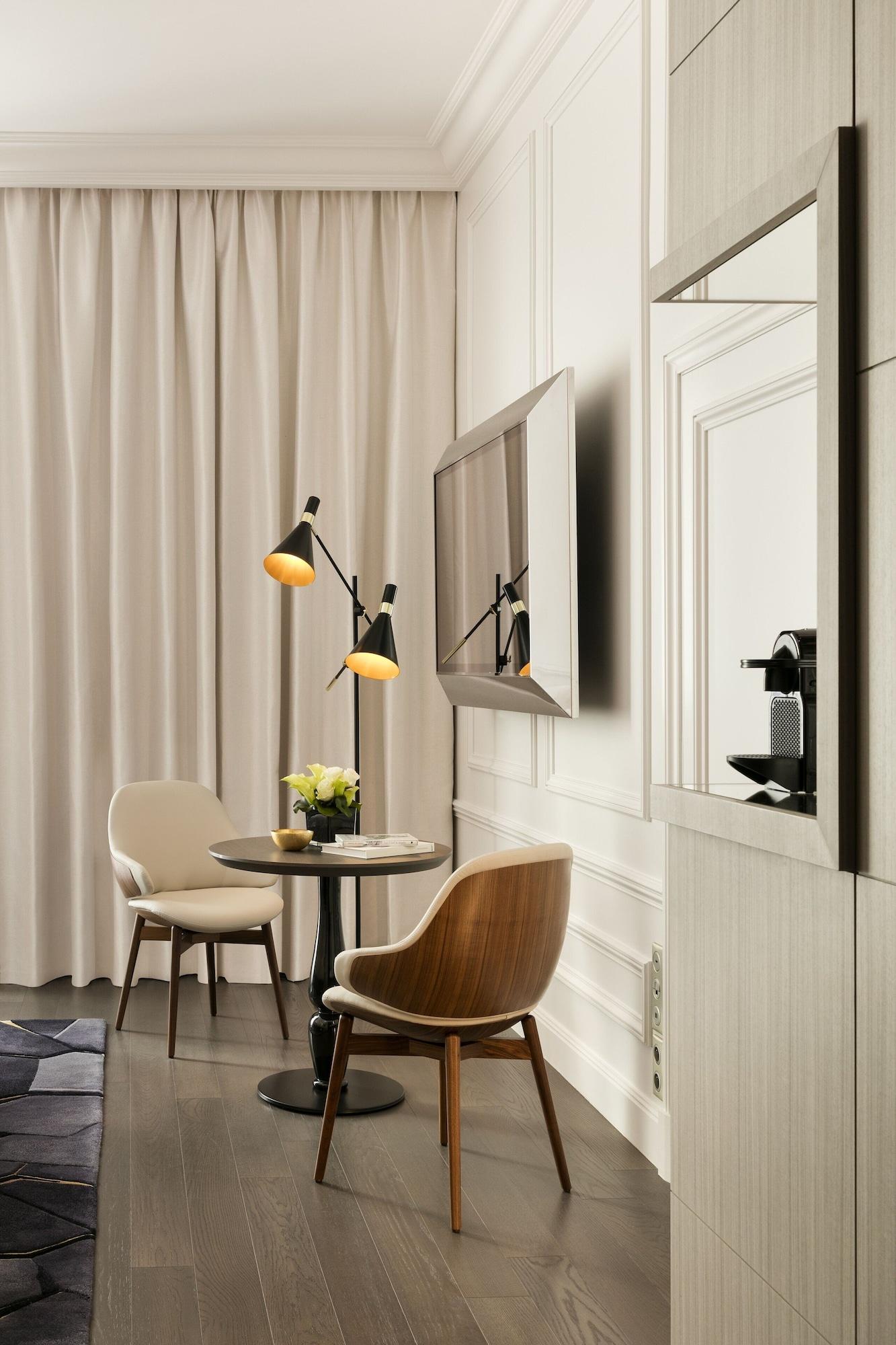 La Clef Champs-elysees By The Crest Collection Hotel Paris