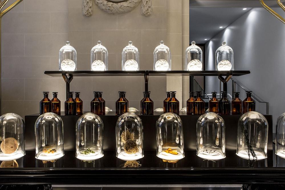 La Clef Champs-elysees By The Crest Collection Paris