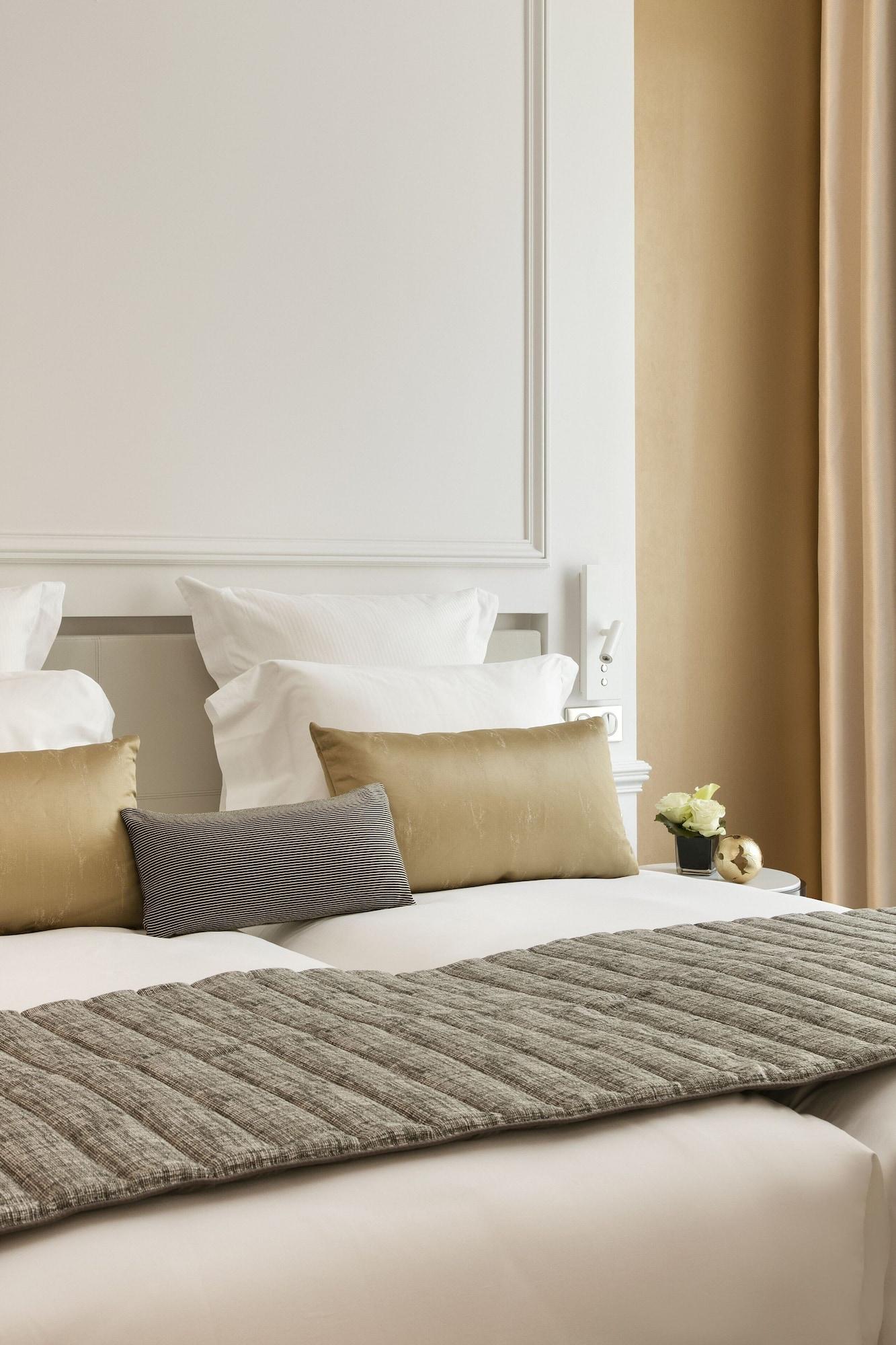 La Clef Champs-élysées By The Crest Collection Hotel Paris